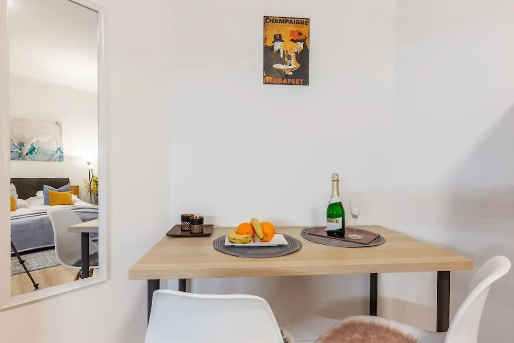 Urbannest - Super Cozy Apartment By Nw 布达佩斯